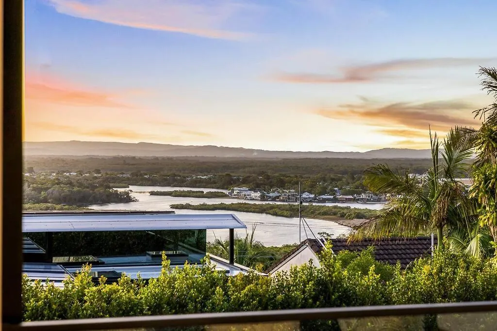 Dom wakacyjny Sunset Lagoon ~ Noosa Luxury With Stunning Views Australia