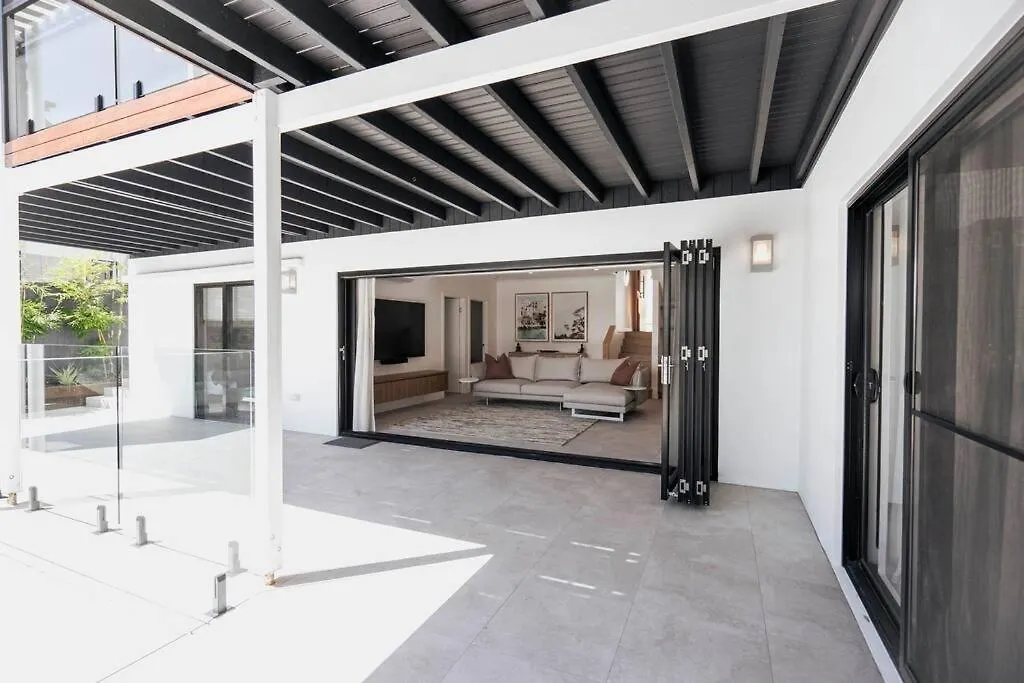 Sunset Lagoon ~ Noosa Luxury With Stunning Views