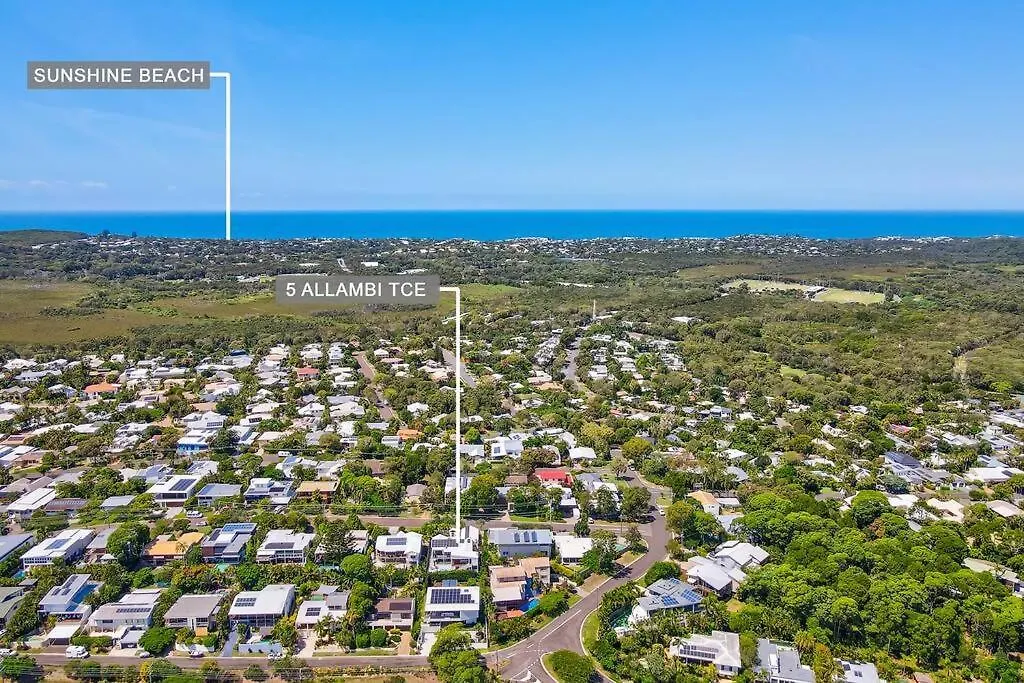 Sunset Lagoon ~ Noosa Luxury With Stunning Views